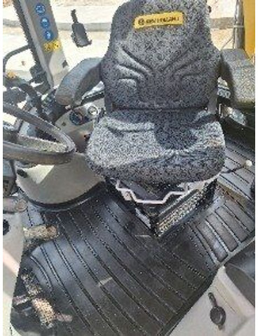 New Holland B115B - Tractopelle: photos 4 New Holland B115B - Tractopelle: photos 4