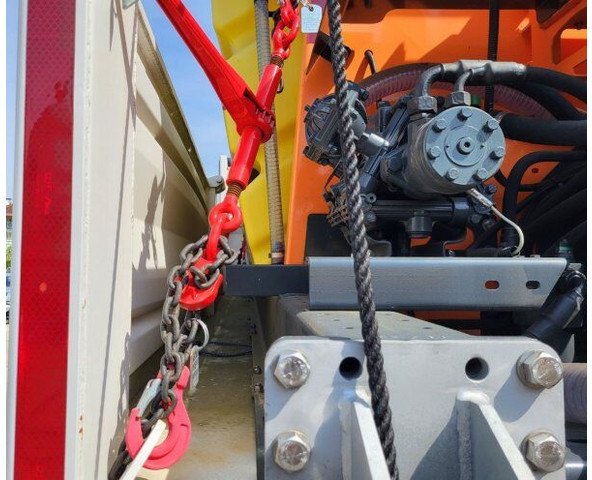 RASCO Solid LLB 4500 (+Kubota diesel) - Epandeur de sable: photos 2 RASCO Solid LLB 4500 (+Kubota diesel) - Epandeur de sable: photos 2