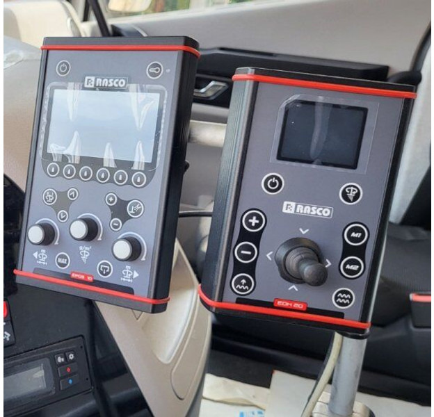 RASCO Solid LLB 4500 (+Kubota diesel) - Epandeur de sable: photos 4 RASCO Solid LLB 4500 (+Kubota diesel) - Epandeur de sable: photos 4