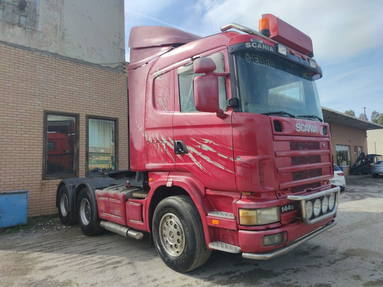 Scania R144-530 V8 GA6X4NZ 530 - Tracteur routier: photos 4 Scania R144-530 V8 GA6X4NZ 530 - Tracteur routier: photos 4