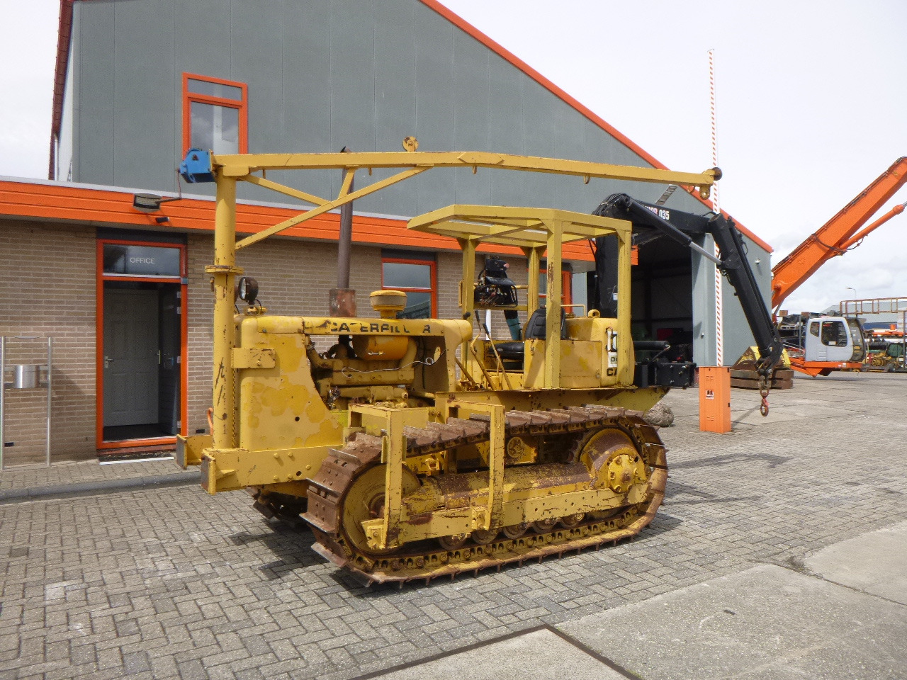 CATERPILLAR D4D - Poseur de canalisations: photos 3 CATERPILLAR D4D - Poseur de canalisations: photos 3