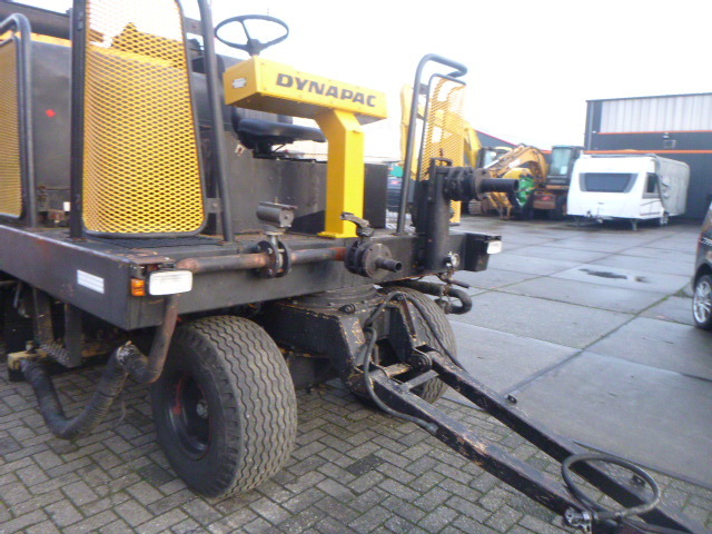 Travaux routiers DYNAPAC HR21  Chip Spreader: photos 20