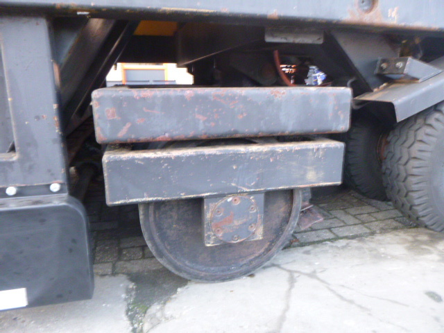Travaux routiers DYNAPAC HR21  Chip Spreader: photos 11