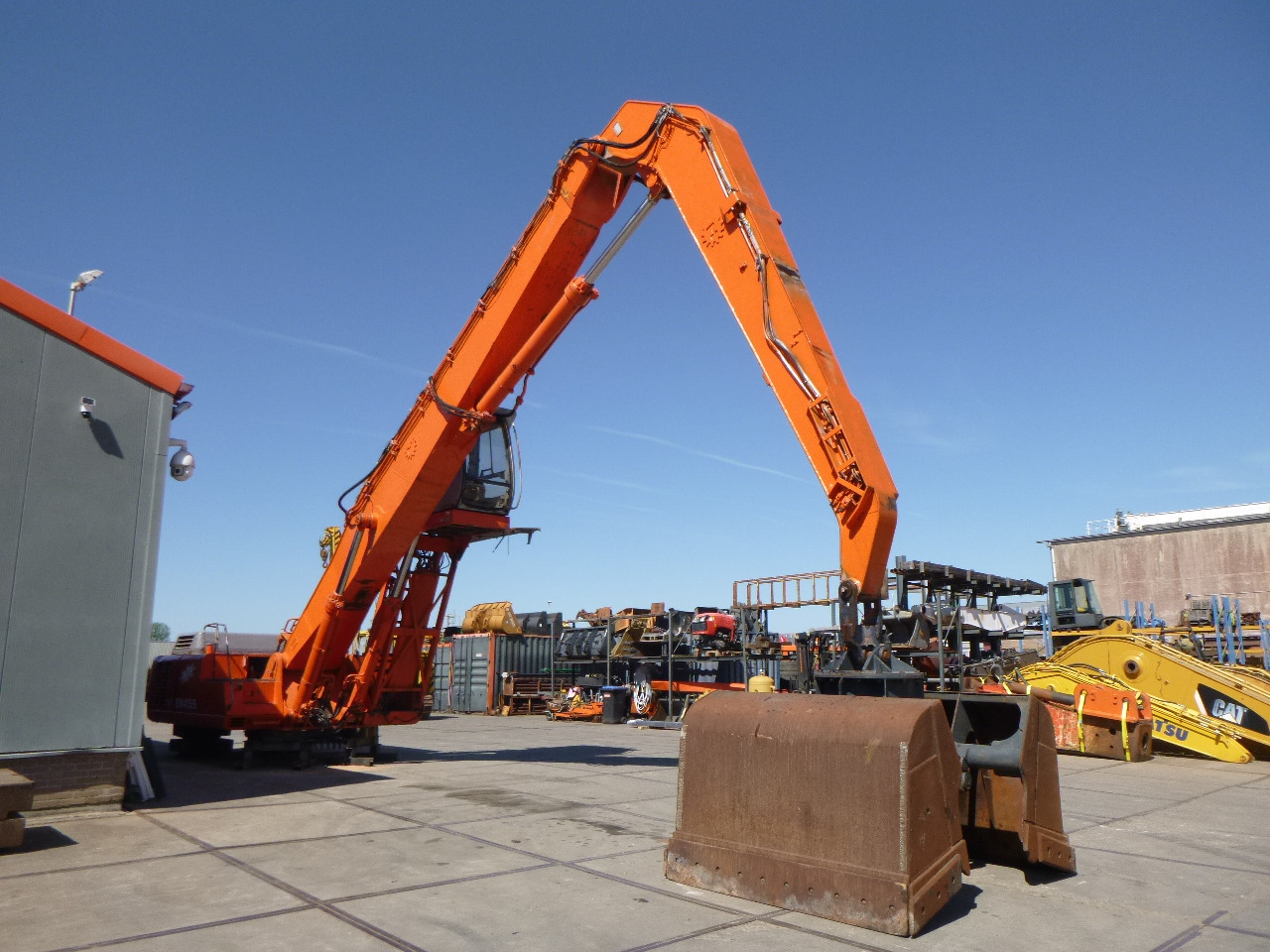 FIAT-HITACHI EX455 Stationary dock/ship material handler - Pelle de manutention: photos 5 FIAT-HITACHI EX455 Stationary dock/ship material handler - Pelle de manutention: photos 5