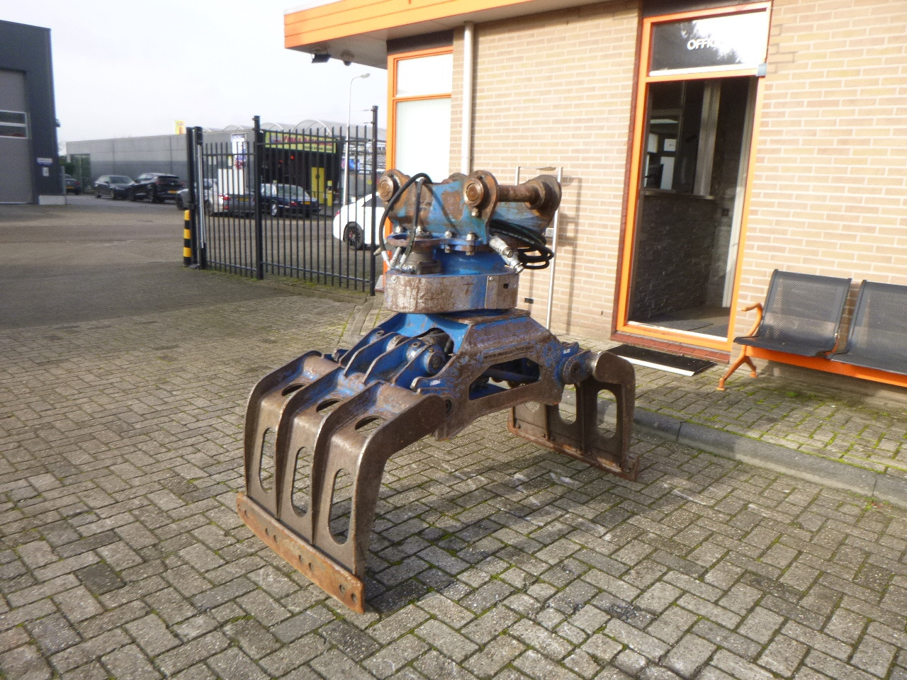 McQuaid Engineering 800 kg - Grappin pour Pelle: photos 2 McQuaid Engineering 800 kg - Grappin pour Pelle: photos 2