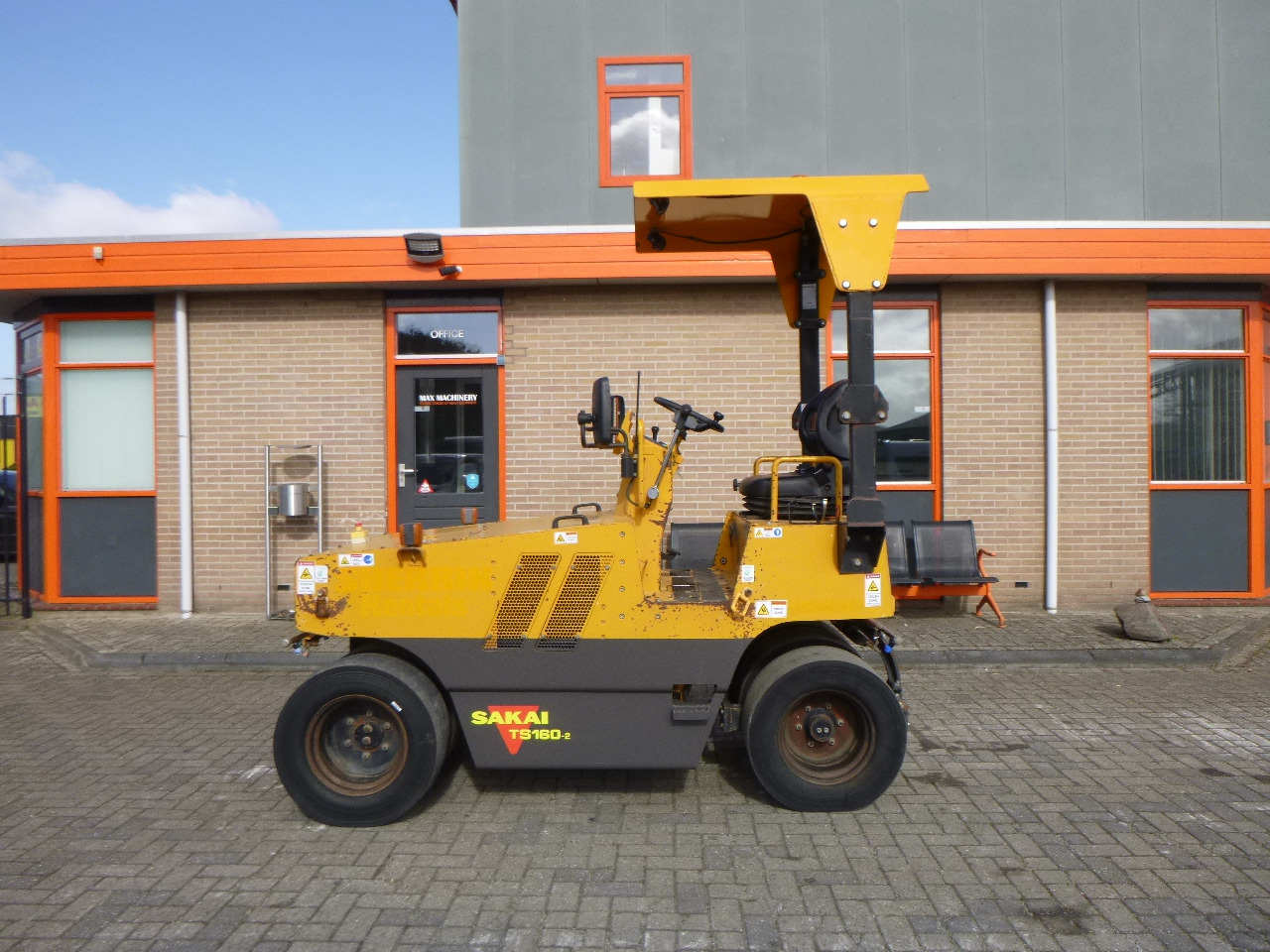 SAKAI TS160-2 - Compacteur à pneus: photos 1 SAKAI TS160-2 - Compacteur à pneus: photos 1