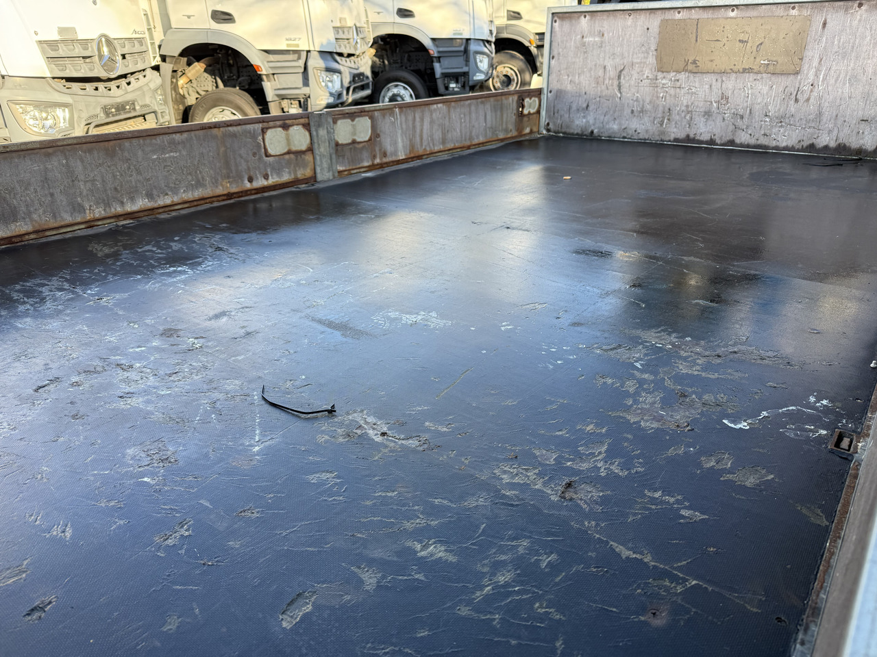 Iveco Daily 70C17 HMF 635 Kran bis 11 Meter - Camion plateau, Camion grue: photos 3 Iveco Daily 70C17 HMF 635 Kran bis 11 Meter - Camion plateau, Camion grue: photos 3