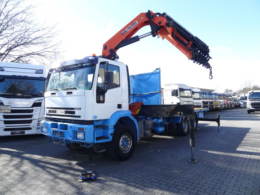 Camion grue, Camion plateau Iveco EuroTrakker 260E31 6X4 Palfinger 36002: photos 7