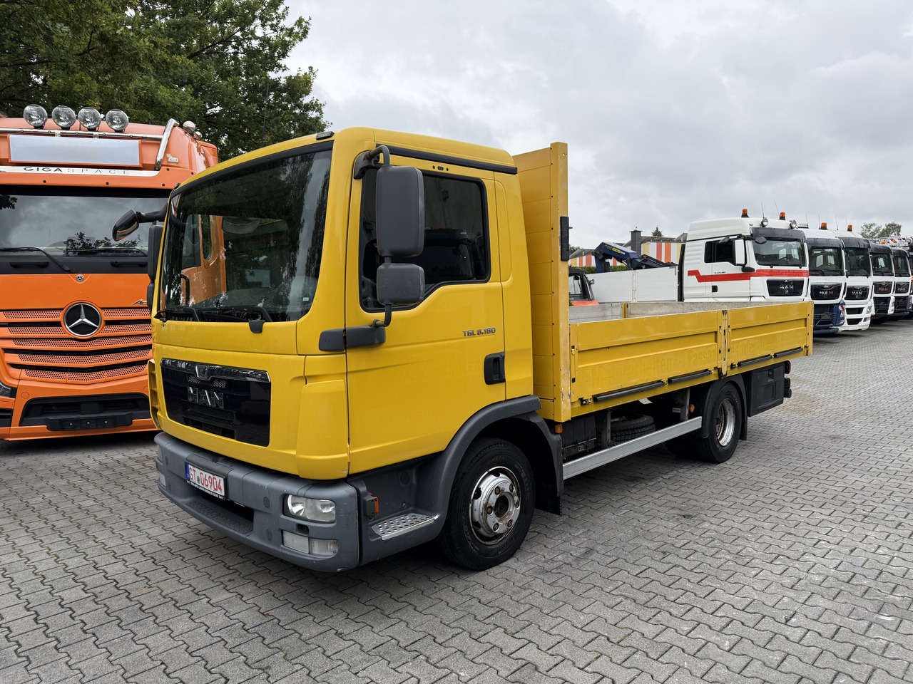 MAN TGL 8.180 BB - Camion plateau: photos 1 MAN TGL 8.180 BB - Camion plateau: photos 1