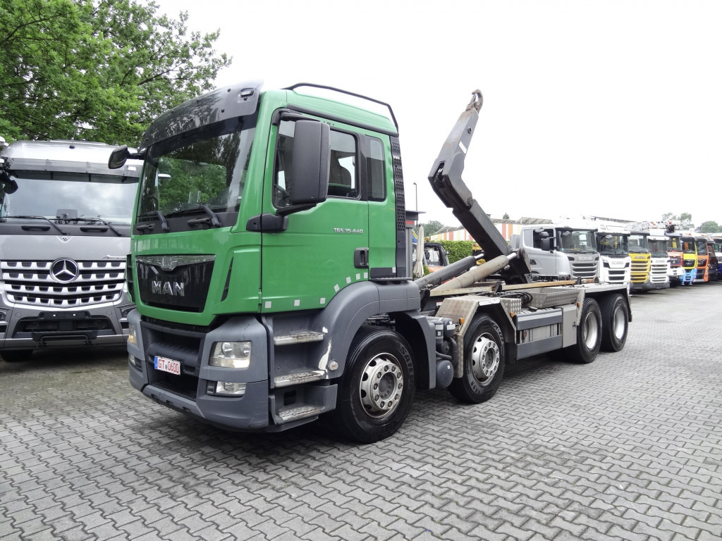 MAN TGS 35.440 8X4 BB VDL Haken - Camion ampliroll: photos 1 MAN TGS 35.440 8X4 BB VDL Haken - Camion ampliroll: photos 1
