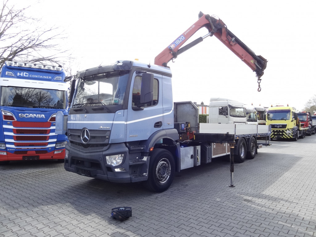 Mercedes-Benz Actros 2533 6X2 HMF 1820 Langmaterial - Camion plateau, Camion grue: photos 1 Mercedes-Benz Actros 2533 6X2 HMF 1820 Langmaterial - Camion plateau, Camion grue: photos 1