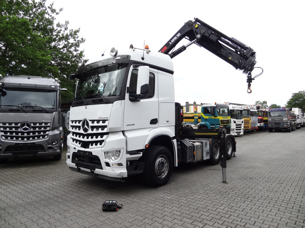 Mercedes-Benz Arocs 2648 LS 6X4 Kran Hiab X-HiPro 302 - Camion grue, Tracteur routier: photos 1 Mercedes-Benz Arocs 2648 LS 6X4 Kran Hiab X-HiPro 302 - Camion grue, Tracteur routier: photos 1