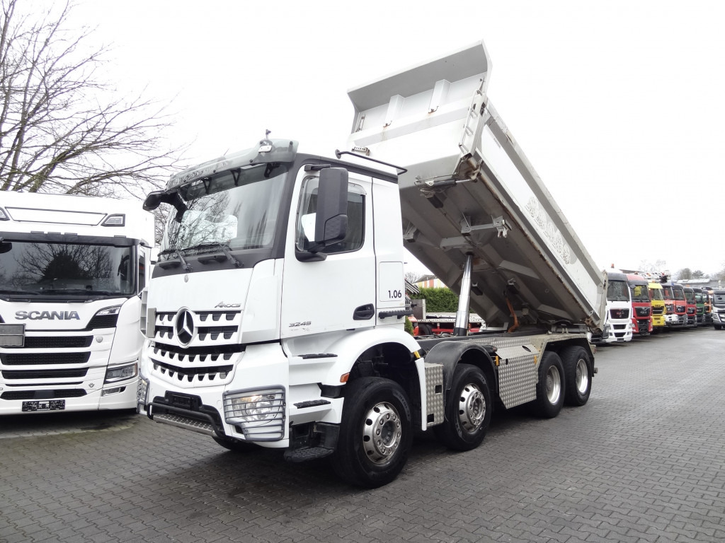 Mercedes-Benz Arocs 3245 K 8X4 - Camion benne: photos 1 Mercedes-Benz Arocs 3245 K 8X4 - Camion benne: photos 1