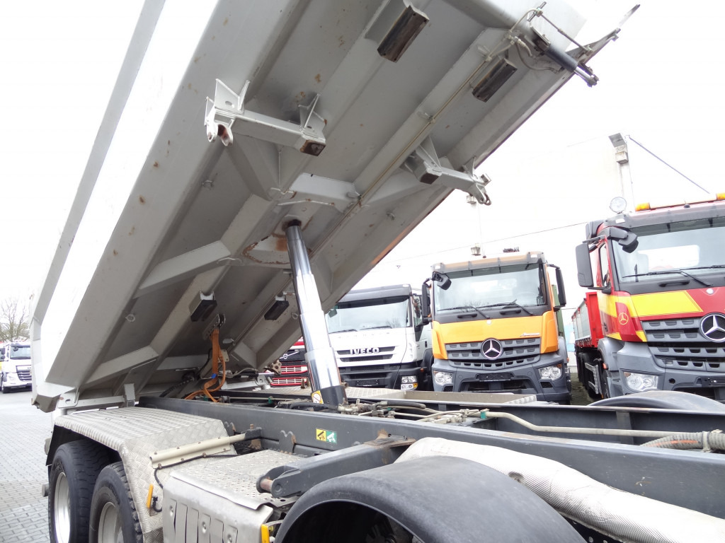 Mercedes-Benz Arocs 3245 K 8X4 - Camion benne: photos 3 Mercedes-Benz Arocs 3245 K 8X4 - Camion benne: photos 3
