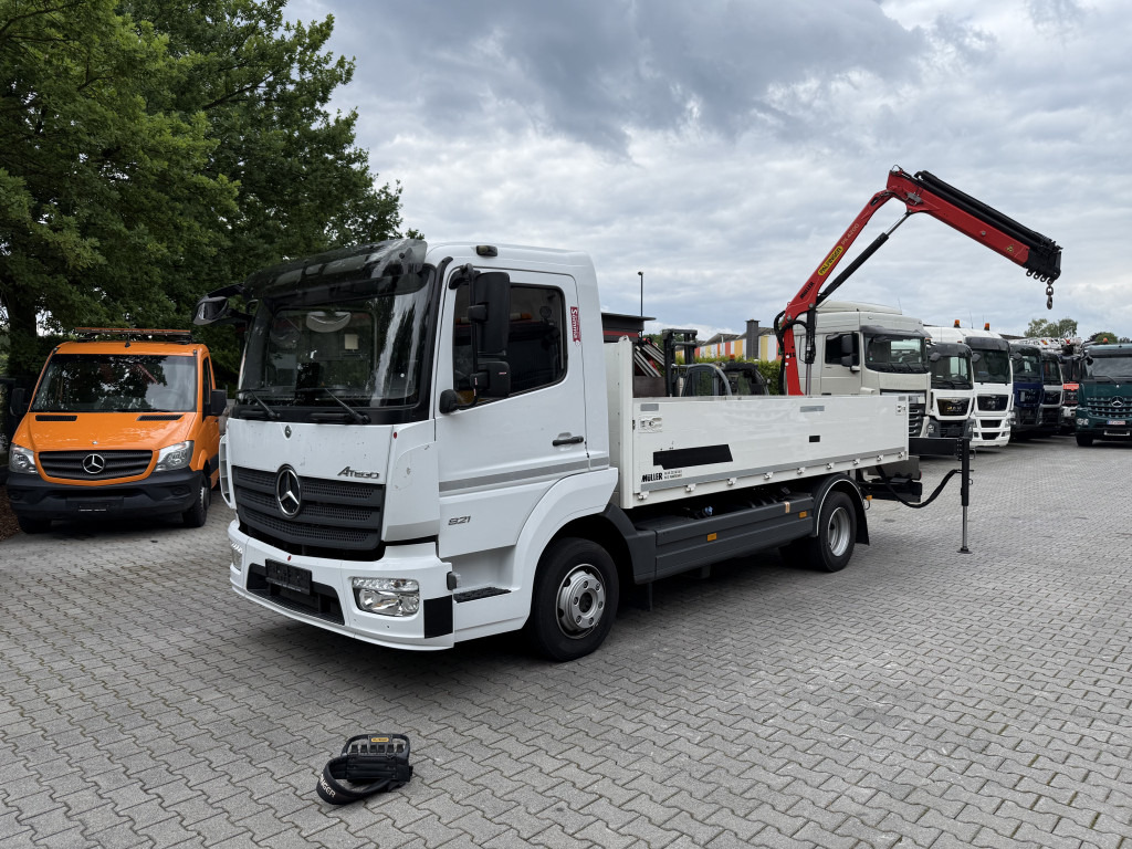 Mercedes-Benz Atego 821 Kran Palfinger PK4200 - Camion plateau, Camion grue: photos 1 Mercedes-Benz Atego 821 Kran Palfinger PK4200 - Camion plateau, Camion grue: photos 1