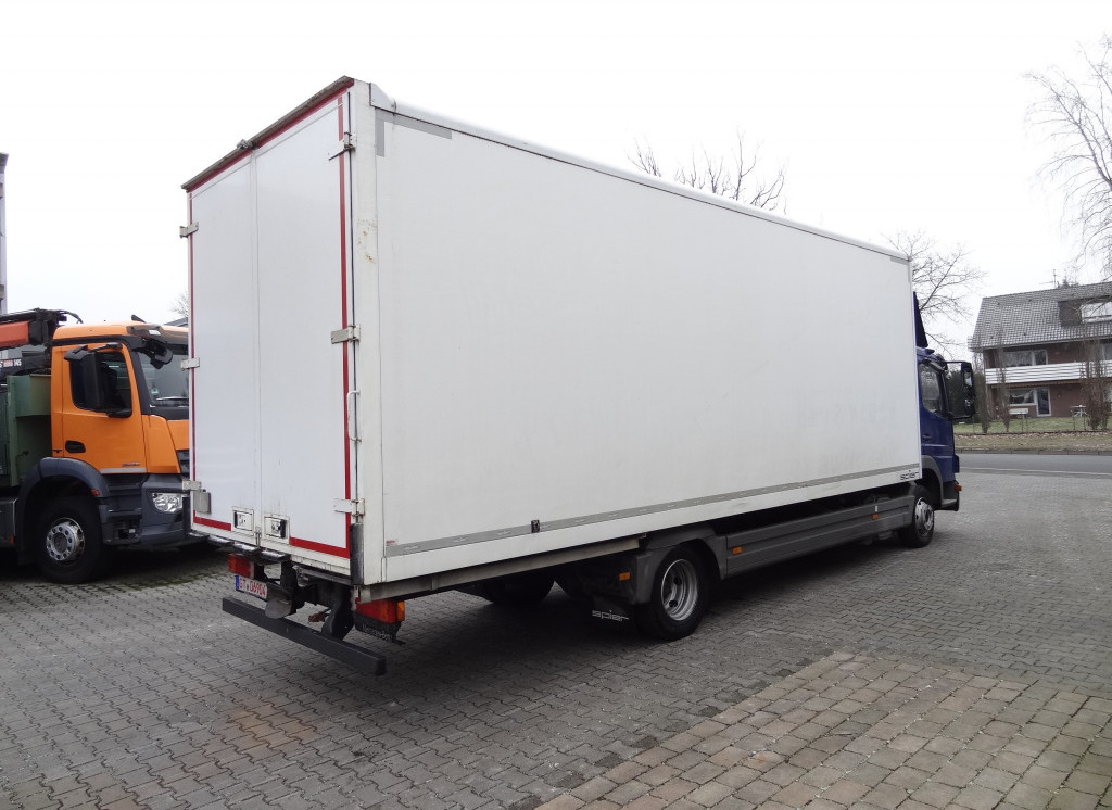 Mercedes-Benz Atego 822 - Camion fourgon: photos 4 Mercedes-Benz Atego 822 - Camion fourgon: photos 4
