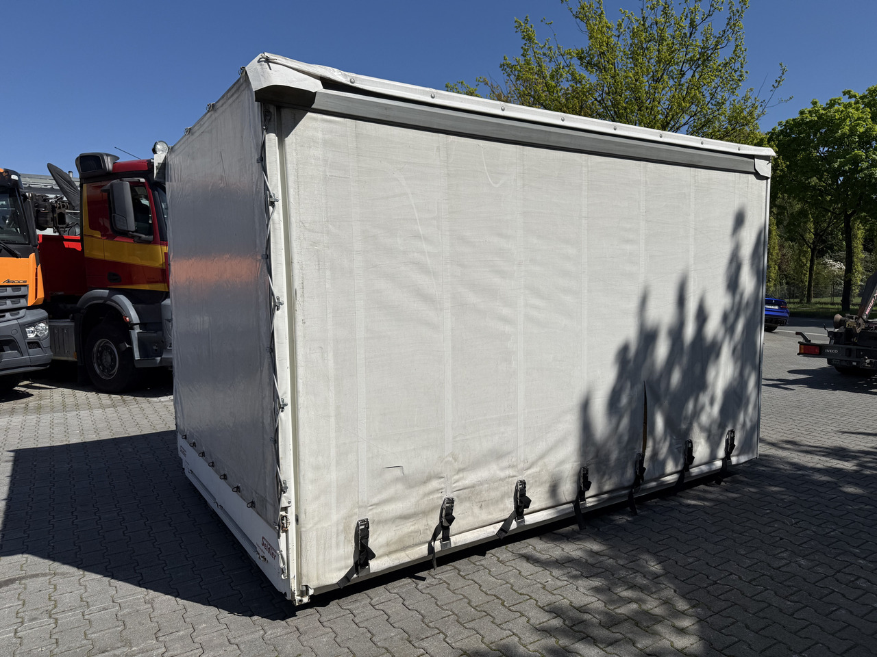 Plane/ Mulde/ Container Ex- Rotes Kreuz - Benne ampliroll: photos 5 Plane/ Mulde/ Container Ex- Rotes Kreuz - Benne ampliroll: photos 5