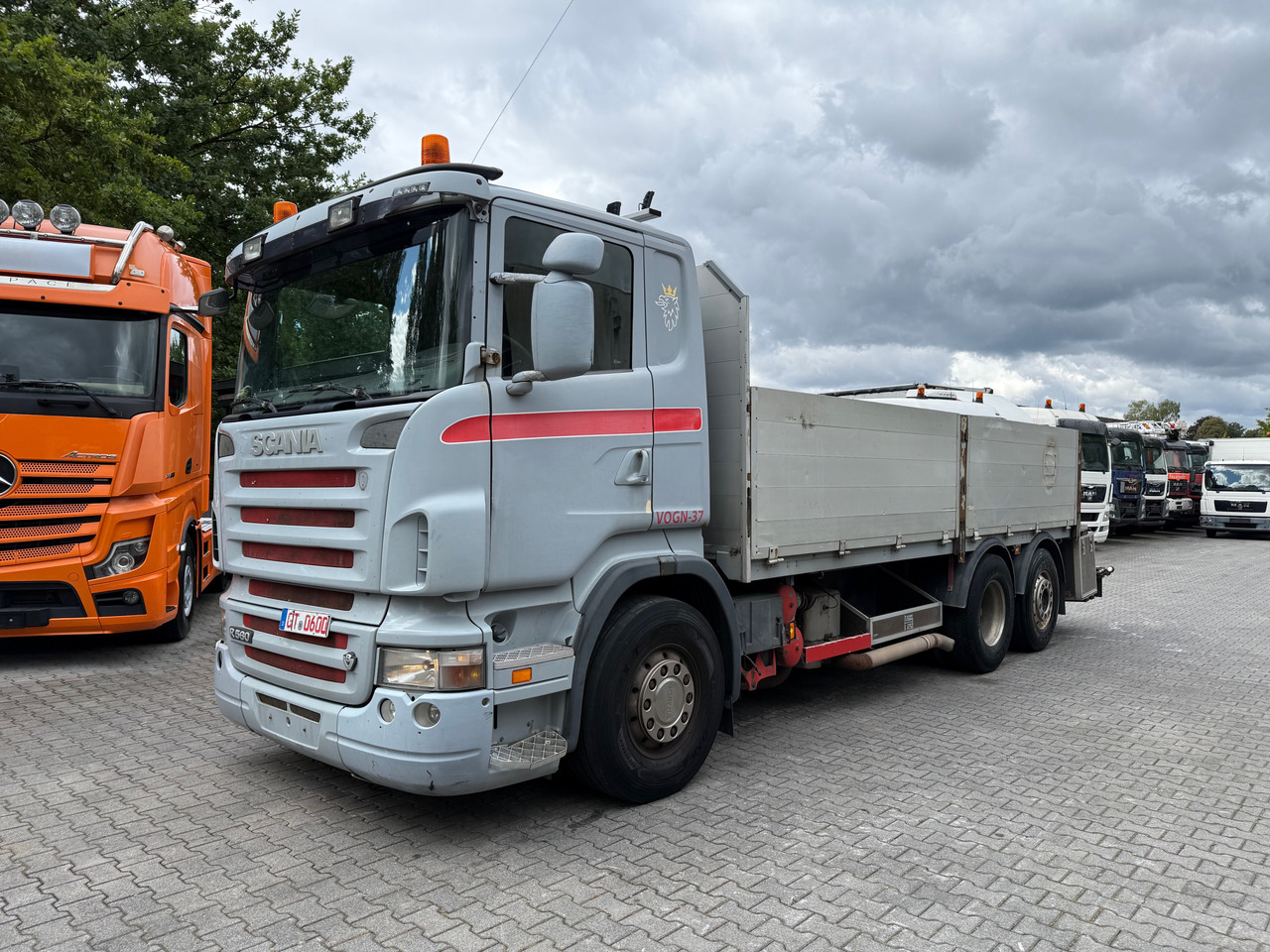 Scania R560 V8 6X2 Kranvorbereitung - Camion plateau, Camion grue: photos 1 Scania R560 V8 6X2 Kranvorbereitung - Camion plateau, Camion grue: photos 1