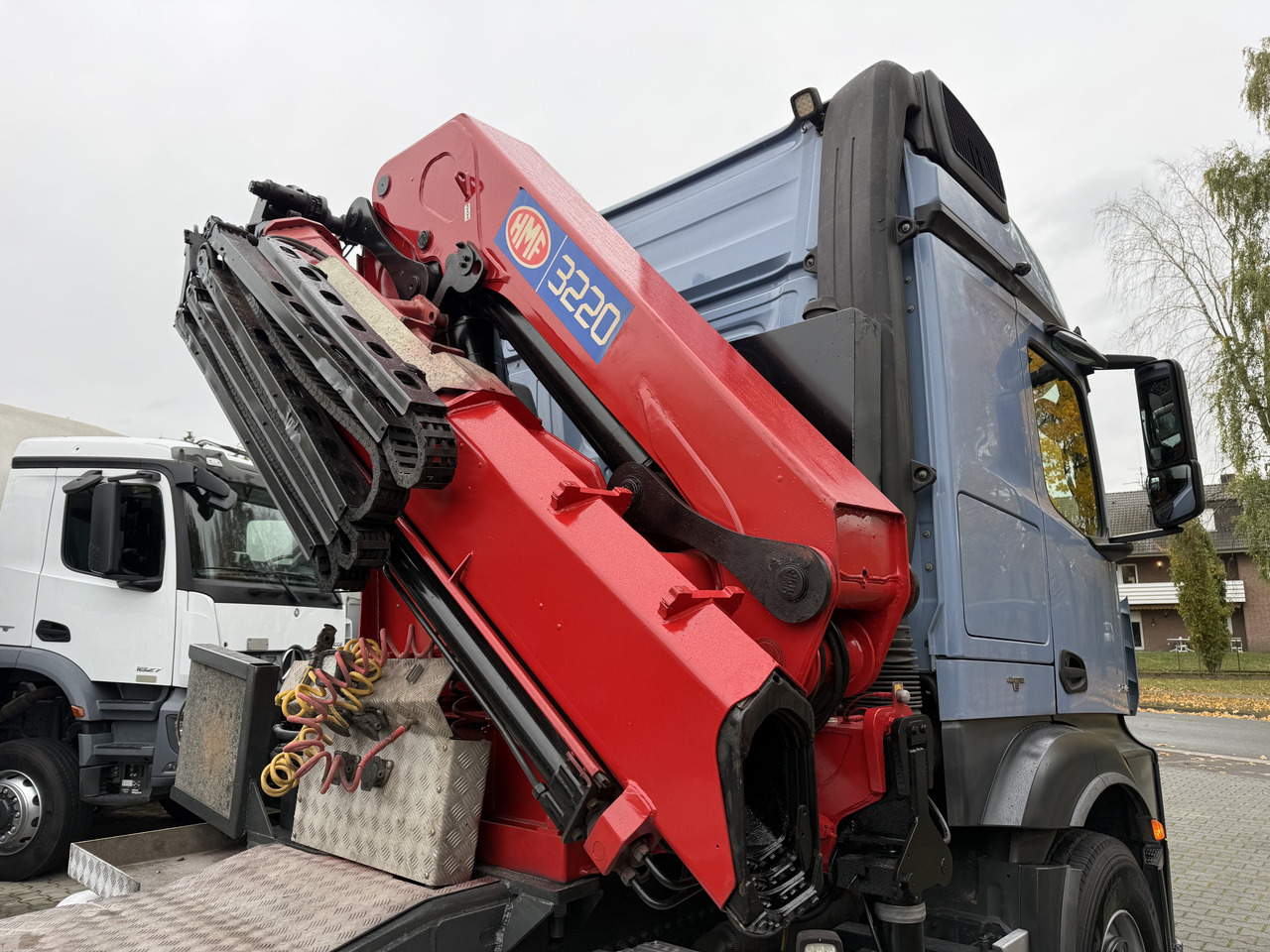 Mercedes-Benz Actros 2548 LS 6X2 Kran HMF 3220 bis 16 Meter - Tracteur routier: photos 2 Mercedes-Benz Actros 2548 LS 6X2 Kran HMF 3220 bis 16 Meter - Tracteur routier: photos 2