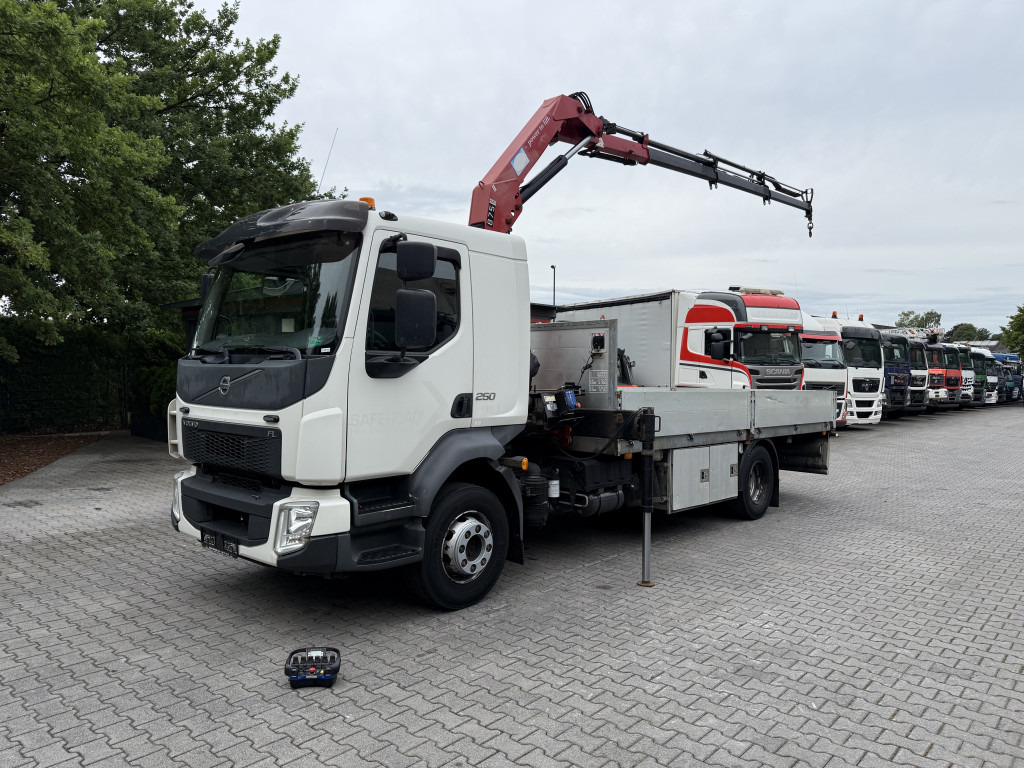 Volvo FL250.16 HMF 875 K3 - Camion plateau, Camion grue: photos 1 Volvo FL250.16 HMF 875 K3 - Camion plateau, Camion grue: photos 1