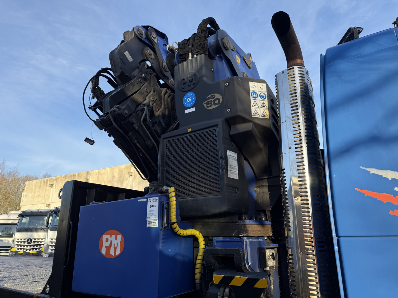 Volvo FM12 420 8X2 Kran PM 65026 bis 29 Meter - Camion plateau, Camion grue: photos 3 Volvo FM12 420 8X2 Kran PM 65026 bis 29 Meter - Camion plateau, Camion grue: photos 3