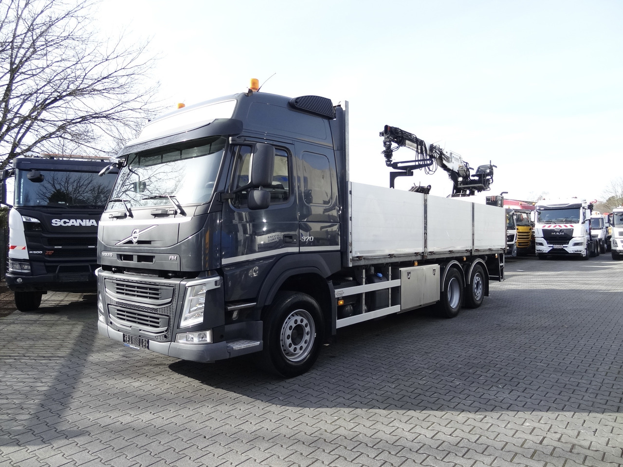 Volvo FM370 6X2*4 Kennis K14 Kran - Camion grue, Camion plateau: photos 1 Volvo FM370 6X2*4 Kennis K14 Kran - Camion grue, Camion plateau: photos 1