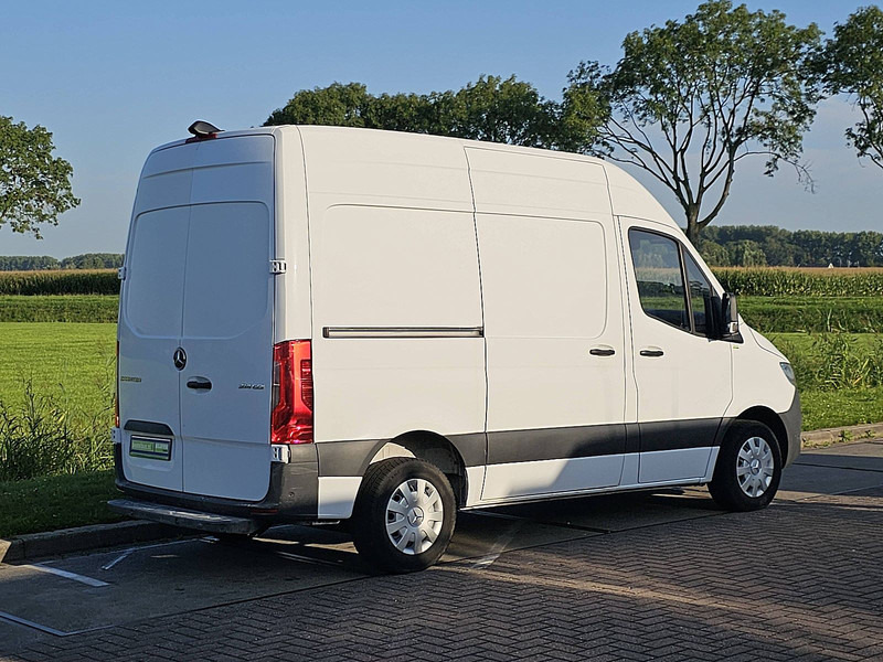 Mercedes-Benz Sprinter 214 CDI AUT. L1H2 - Fourgonnette: photos 3 Mercedes-Benz Sprinter 214 CDI AUT. L1H2 - Fourgonnette: photos 3