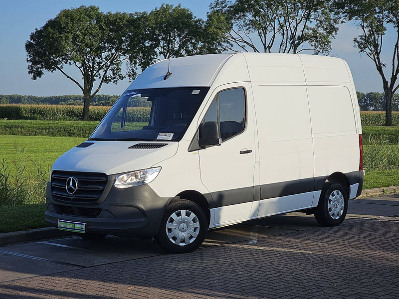 Mercedes-Benz Sprinter 214 CDI AUT. L1H2 - Fourgonnette: photos 2 Mercedes-Benz Sprinter 214 CDI AUT. L1H2 - Fourgonnette: photos 2