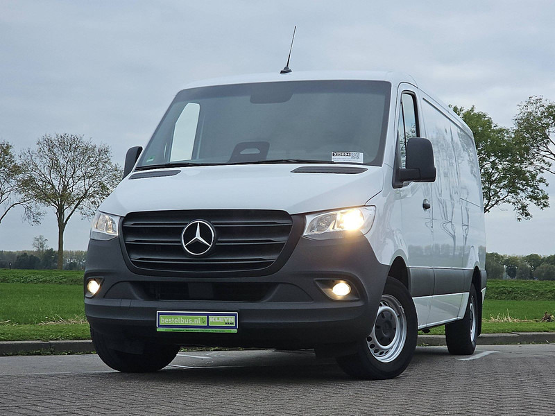 Mercedes-Benz Sprinter 315 L2H1 Mbux10 Trekhaak - Fourgon utilitaire: photos 1 Mercedes-Benz Sprinter 315 L2H1 Mbux10 Trekhaak - Fourgon utilitaire: photos 1