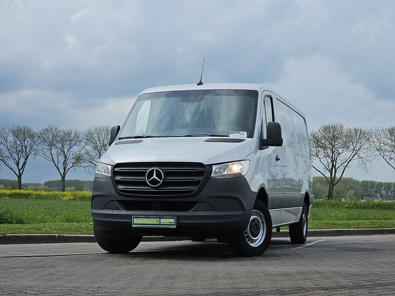 Mercedes-Benz Sprinter 315 L2H1 RWD Mbux! - Fourgon utilitaire: photos 1 Mercedes-Benz Sprinter 315 L2H1 RWD Mbux! - Fourgon utilitaire: photos 1