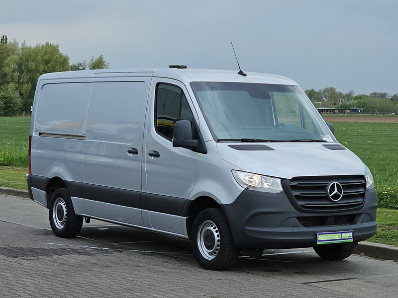 Mercedes-Benz Sprinter 315 L2H1 RWD Mbux! - Fourgon utilitaire: photos 5 Mercedes-Benz Sprinter 315 L2H1 RWD Mbux! - Fourgon utilitaire: photos 5