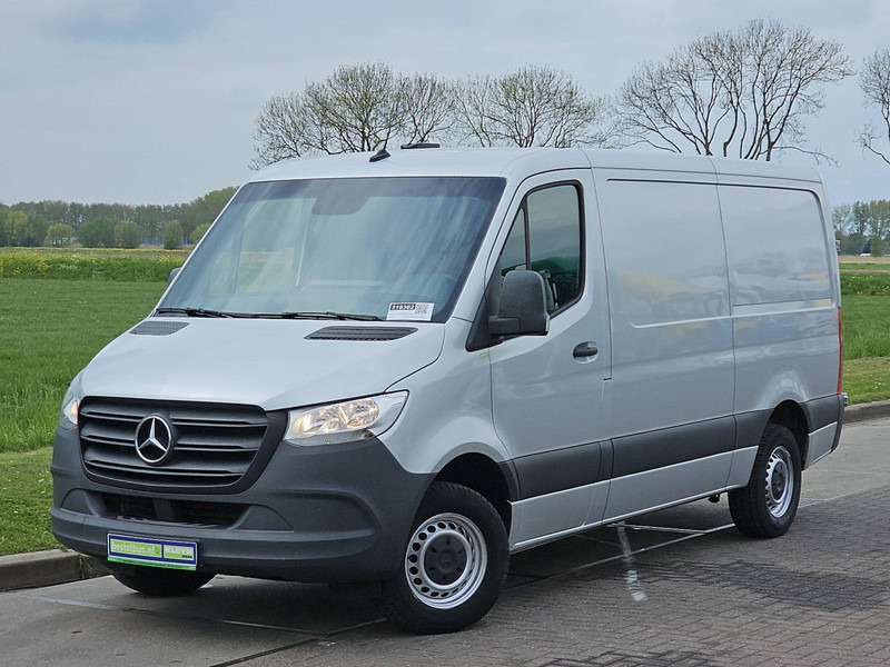 Mercedes-Benz Sprinter 315 L2H1 RWD Mbux! - Fourgon utilitaire: photos 2 Mercedes-Benz Sprinter 315 L2H1 RWD Mbux! - Fourgon utilitaire: photos 2