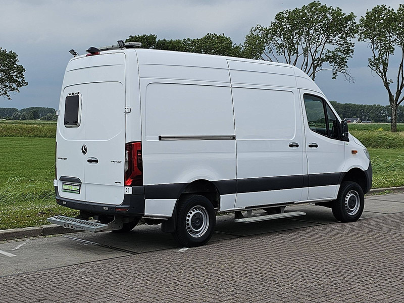 Mercedes-Benz Sprinter 316 L2H2 Mbux 4x4 Autom! - Fourgon utilitaire: photos 3 Mercedes-Benz Sprinter 316 L2H2 Mbux 4x4 Autom! - Fourgon utilitaire: photos 3