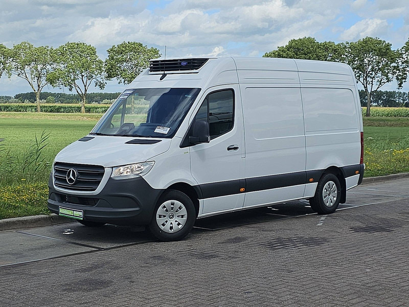 Mercedes-Benz Sprinter 317 L2H2 Koelwagen D/N! - Véhicule utilitaire frigorifique: photos 2 Mercedes-Benz Sprinter 317 L2H2 Koelwagen D/N! - Véhicule utilitaire frigorifique: photos 2