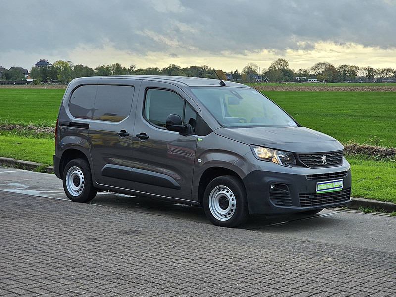 Peugeot Partner  1.5 BHDI 102 - Fourgon: photos 5 Peugeot Partner  1.5 BHDI 102 - Fourgon: photos 5