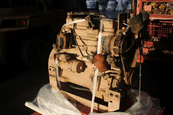 John Deere 4230 DF - Moteur pour Matériel industriel: photos 2 John Deere 4230 DF - Moteur pour Matériel industriel: photos 2