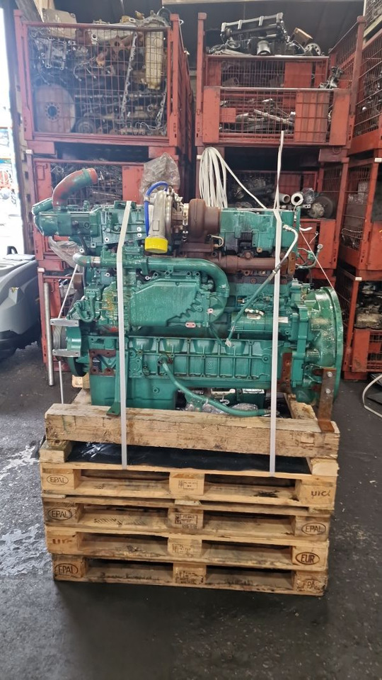 Volvo D8J Engine – In Process of Recon (Plant) - Moteur pour Engins de chantier: photos 3 Volvo D8J Engine – In Process of Recon (Plant) - Moteur pour Engins de chantier: photos 3