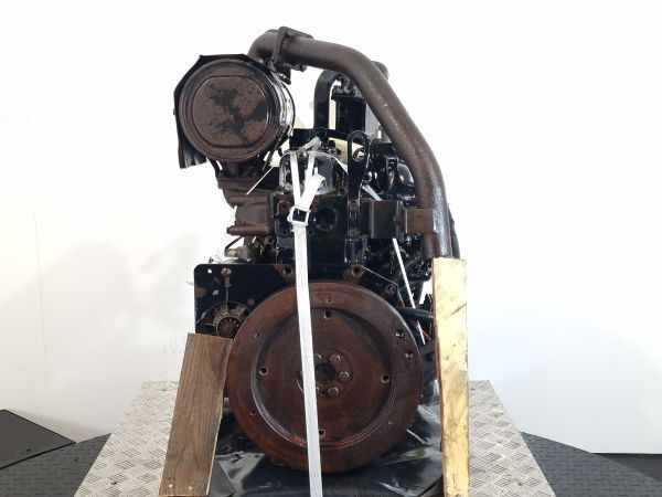 Yanmar 4TNE88-RCC1 Engine (Plant) - Moteur pour Engins de chantier: photos 3 Yanmar 4TNE88-RCC1 Engine (Plant) - Moteur pour Engins de chantier: photos 3