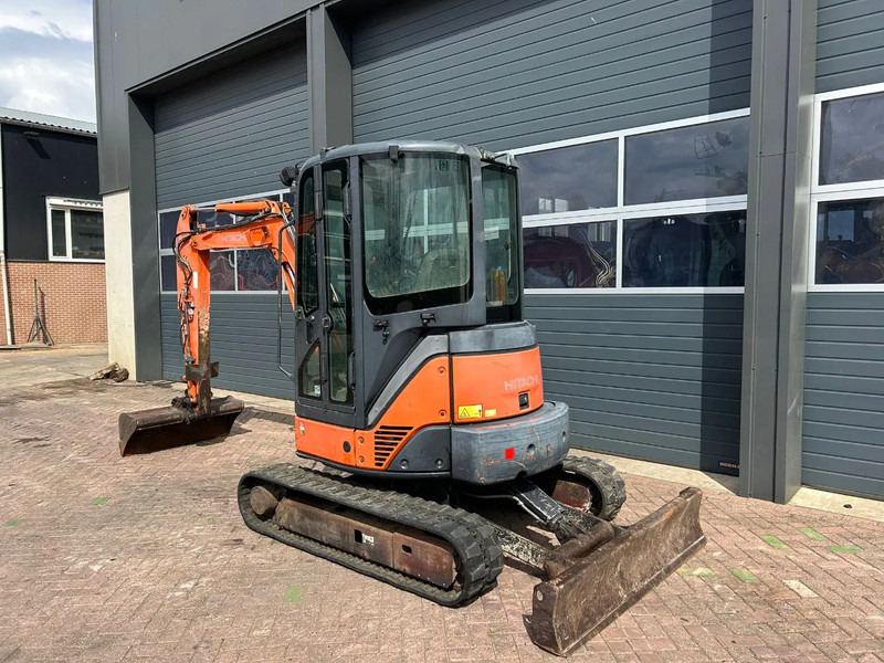 Hitachi ZX35U-2 - Mini pelle: photos 2 Hitachi ZX35U-2 - Mini pelle: photos 2