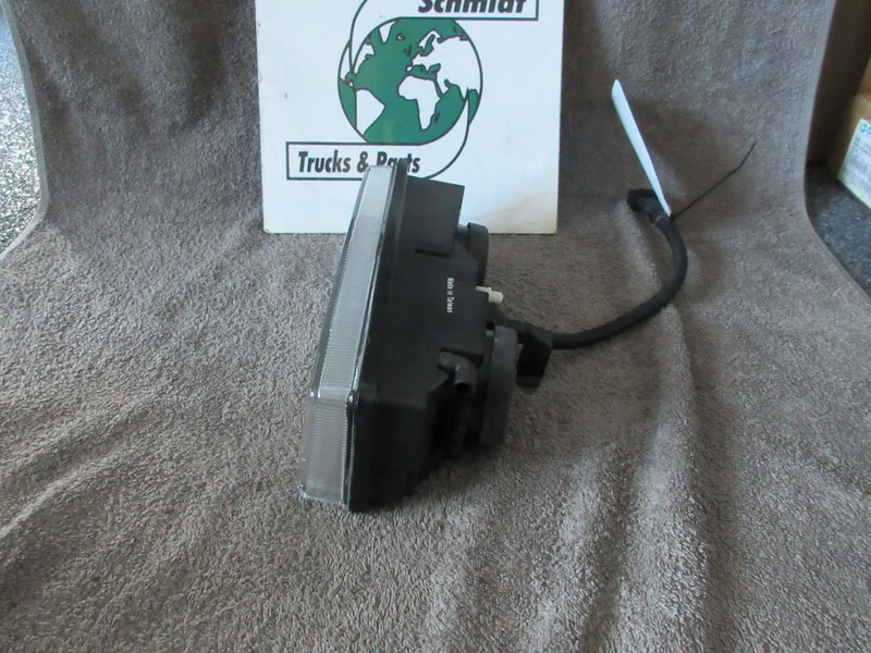 DAF 1328861 MISTLAMP DAF EURO 3 XF CF LF NIEUWE !!!!! - Feu anti-brouillard pour Camion: photos 4 DAF 1328861 MISTLAMP DAF EURO 3 XF CF LF NIEUWE !!!!! - Feu anti-brouillard pour Camion: photos 4