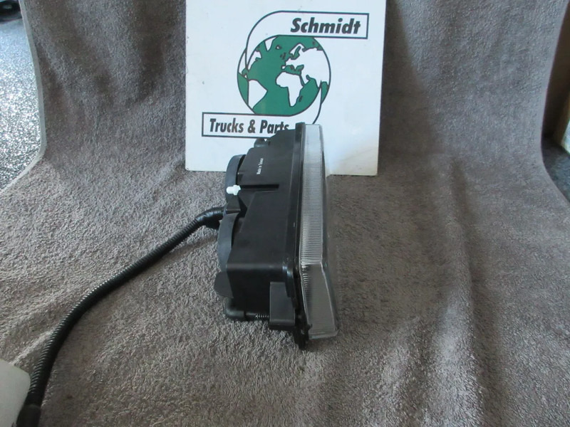 DAF 1328861 MISTLAMP DAF EURO 3 XF CF LF NIEUWE !!!!! - Feu anti-brouillard pour Camion: photos 2 DAF 1328861 MISTLAMP DAF EURO 3 XF CF LF NIEUWE !!!!! - Feu anti-brouillard pour Camion: photos 2