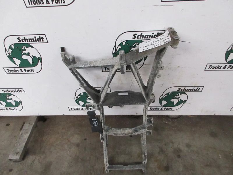 DAF 1396936 KOPLAMPBEUGEL LINKS DAF XF 105 EURO 5 - Cabine et intérieur pour Camion: photos 4 DAF 1396936 KOPLAMPBEUGEL LINKS DAF XF 105 EURO 5 - Cabine et intérieur pour Camion: photos 4