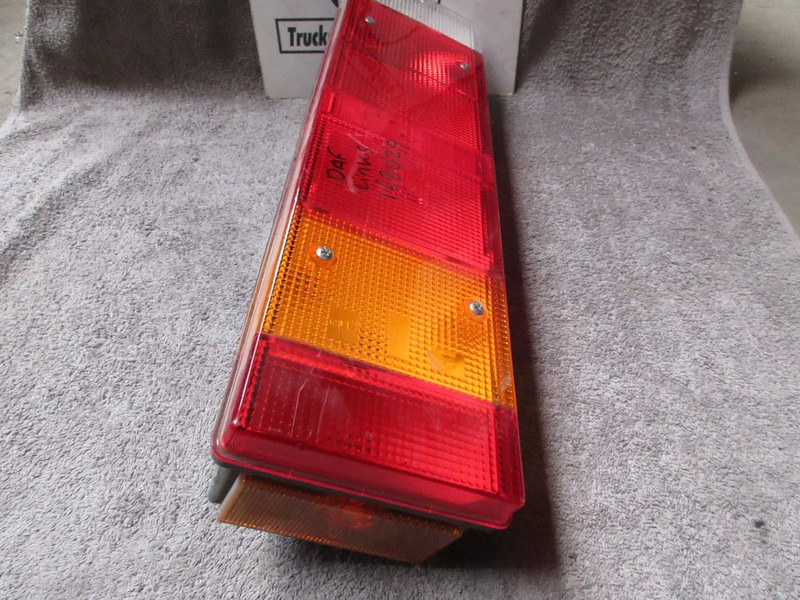 DAF 168029 ACHTERLAMP DAF XF CF EURO 3 // 5 LINKS - Feu arrière pour Camion: photos 2 DAF 168029 ACHTERLAMP DAF XF CF EURO 3 // 5 LINKS - Feu arrière pour Camion: photos 2