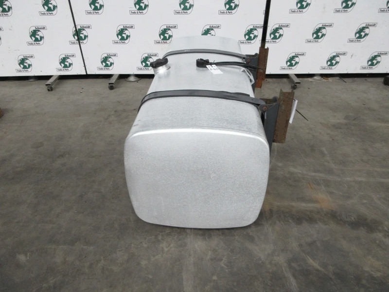 DAF 1681826 DIESELTANK 620 LITER DAF CF XF EURO 6 - Réservoir de carburant pour Camion: photos 4 DAF 1681826 DIESELTANK 620 LITER DAF CF XF EURO 6 - Réservoir de carburant pour Camion: photos 4