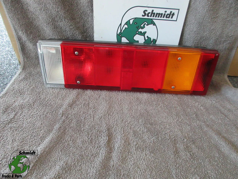 DAF 169170 DAF CF XF LF ACHTER LAMP NIEUWE OP VOORRAAD EURO 5 - Feu arrière pour Camion: photos 1 DAF 169170 DAF CF XF LF ACHTER LAMP NIEUWE OP VOORRAAD EURO 5 - Feu arrière pour Camion: photos 1