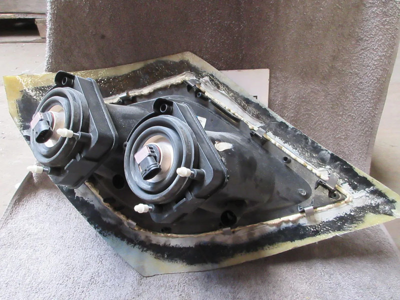 DAF 1784823 // 1784822 SKYLICHT DAF CF XF EURO 6 RECHTS EN LINKS - Feu avant pour Camion: photos 5 DAF 1784823 // 1784822 SKYLICHT DAF CF XF EURO 6 RECHTS EN LINKS - Feu avant pour Camion: photos 5