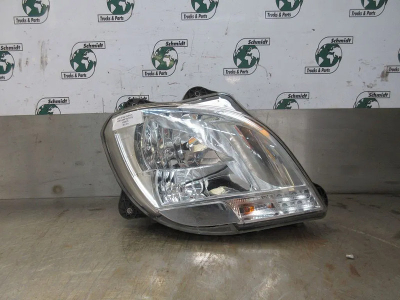 DAF 1835875 KOPLAMP XF CF EURO 6 RECHTS - Feu avant pour Camion: photos 2 DAF 1835875 KOPLAMP XF CF EURO 6 RECHTS - Feu avant pour Camion: photos 2