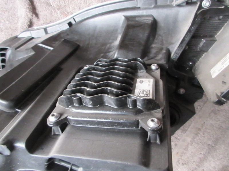 DAF 1857526 KOPLAMP XENOS LINKS DAF CF XF EURO 6 - Feu avant pour Camion: photos 4 DAF 1857526 KOPLAMP XENOS LINKS DAF CF XF EURO 6 - Feu avant pour Camion: photos 4