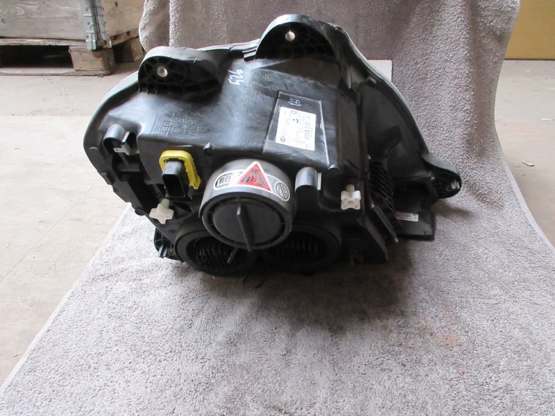 DAF 1857526 KOPLAMP XENOS LINKS DAF CF XF EURO 6 - Feu avant pour Camion: photos 3 DAF 1857526 KOPLAMP XENOS LINKS DAF CF XF EURO 6 - Feu avant pour Camion: photos 3