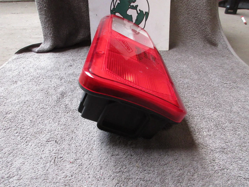DAF 1875580 /// 1875581 ACHTERLAMP DAF CF XF LF EURO 6 R+L - Feu arrière pour Camion: photos 5 DAF 1875580 /// 1875581 ACHTERLAMP DAF CF XF LF EURO 6 R+L - Feu arrière pour Camion: photos 5